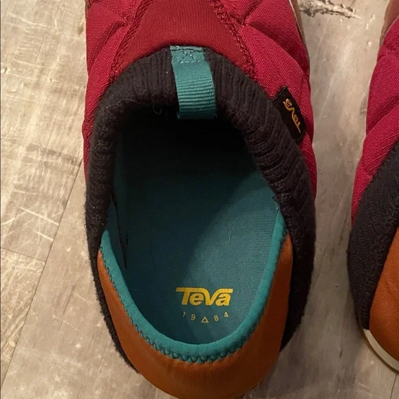Women’s Teva Shoes - Picture 6 of 8
